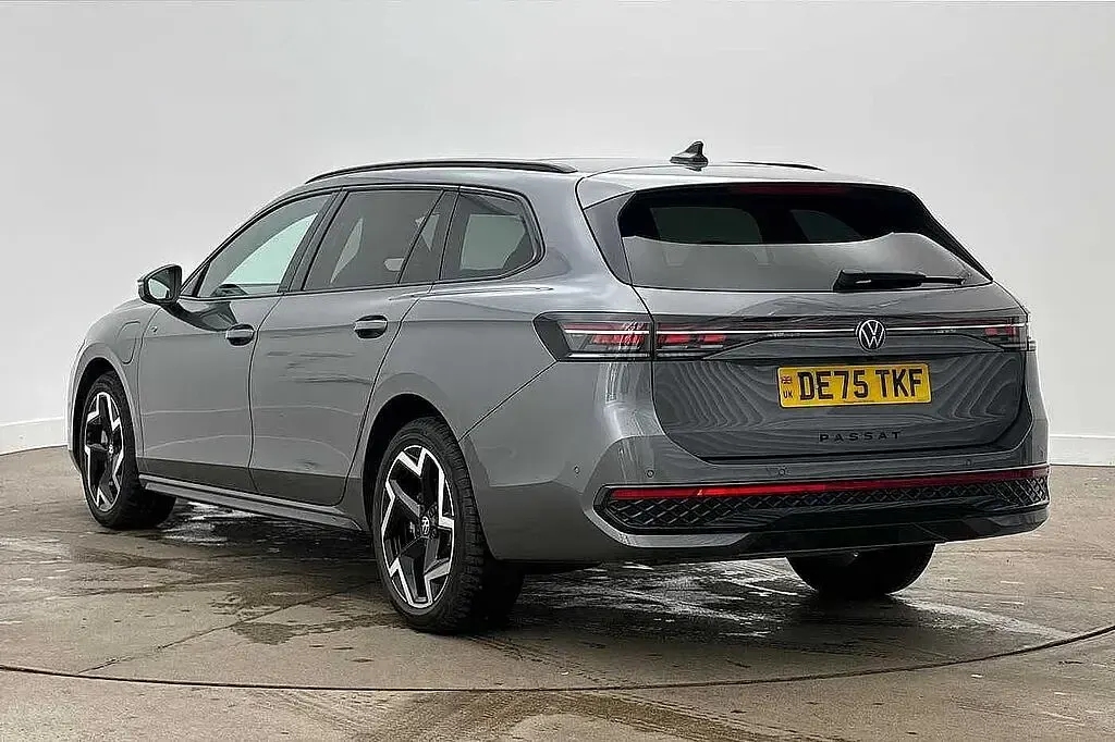 Used VW Passat R-line 272 HP (200 kW) 2025 Grey Estate