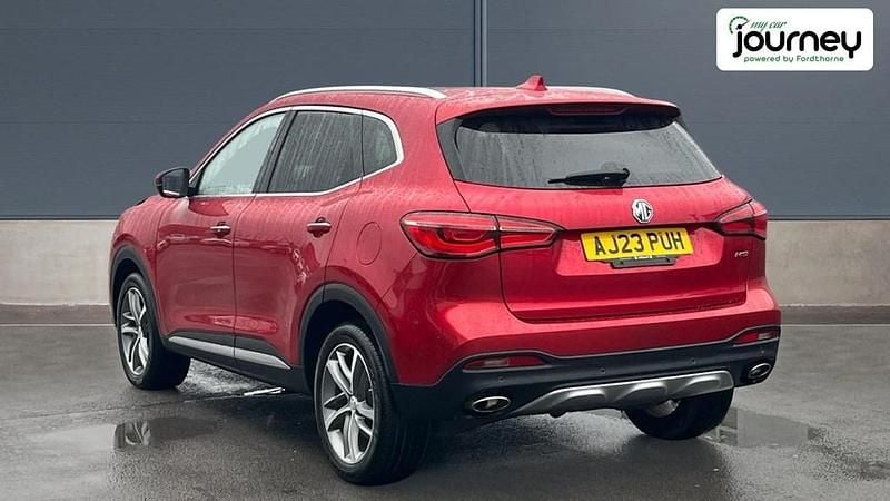 Used MG HS 162 HP (119 kW) 2023 Red SUV