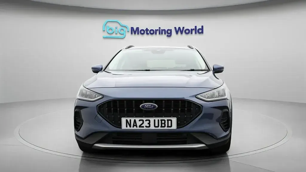 Used Ford Focus Active 125 HP (91 kW) 2023 Blue Hatchback