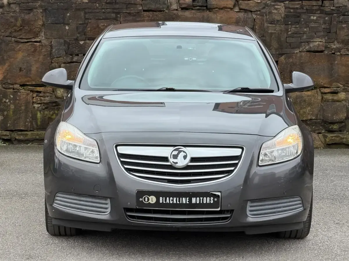 Używany Vauxhall Insignia 160 KM (117 kW) 2010 Szary Hatchback