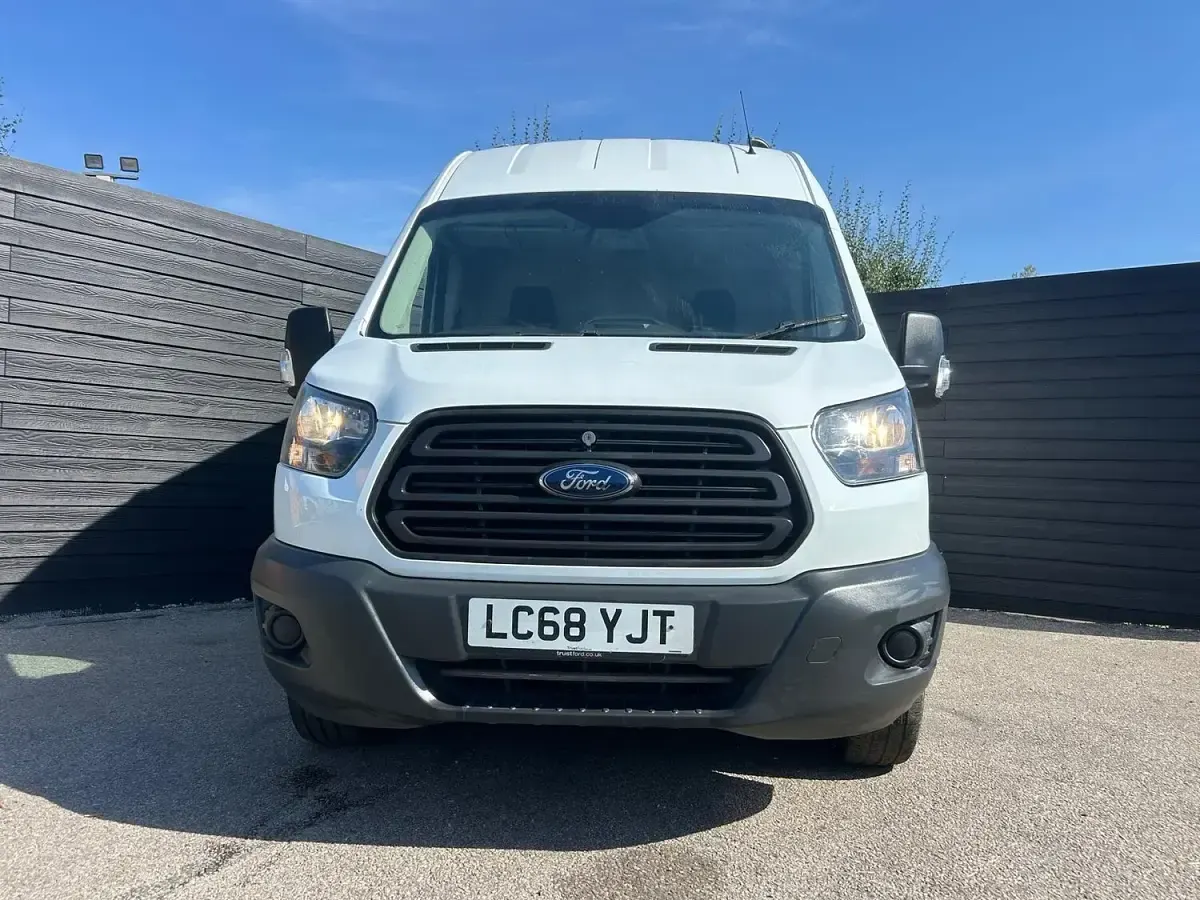 Used Ford Transit 130 HP (95 kW) 2018 White Van