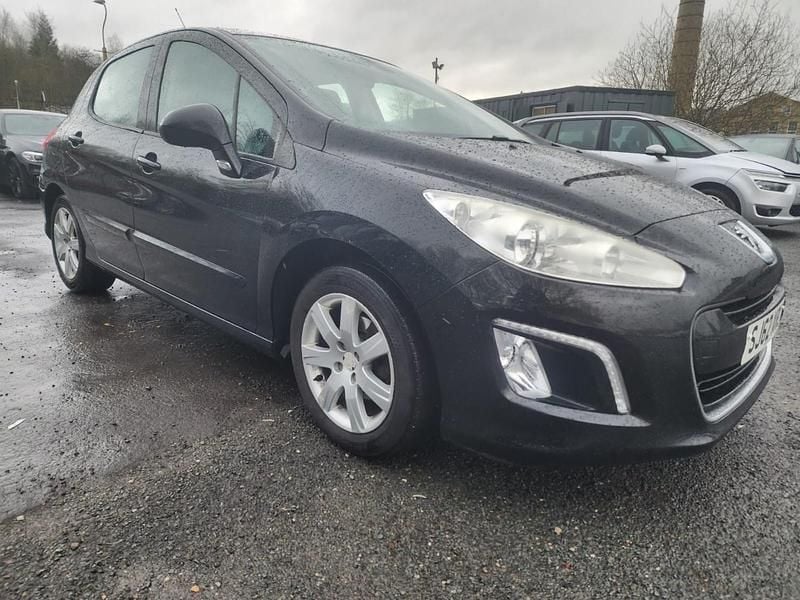 Used Peugeot 308 Active 92 HP (67 kW) 2012 Black Hatchback