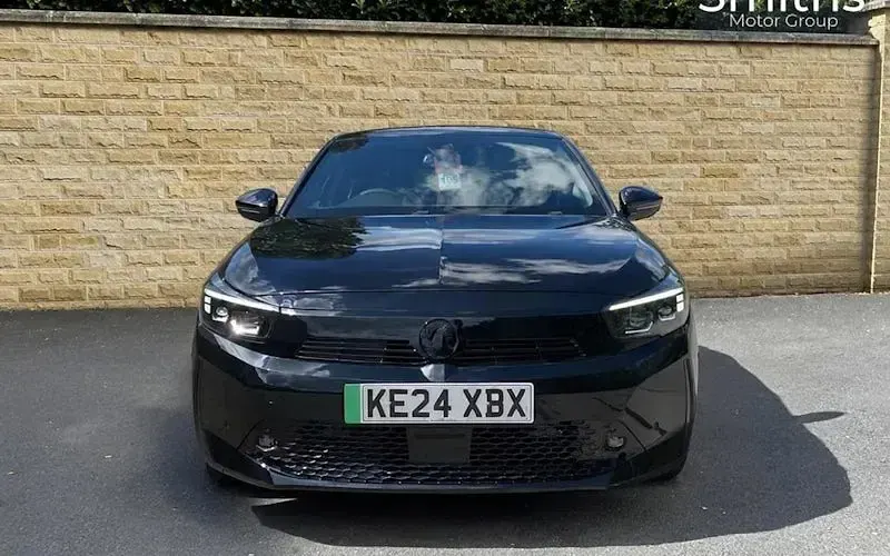 Usado Vauxhall Corsa-e Ultimate 100 kW (136 HP) 2025 Citadino