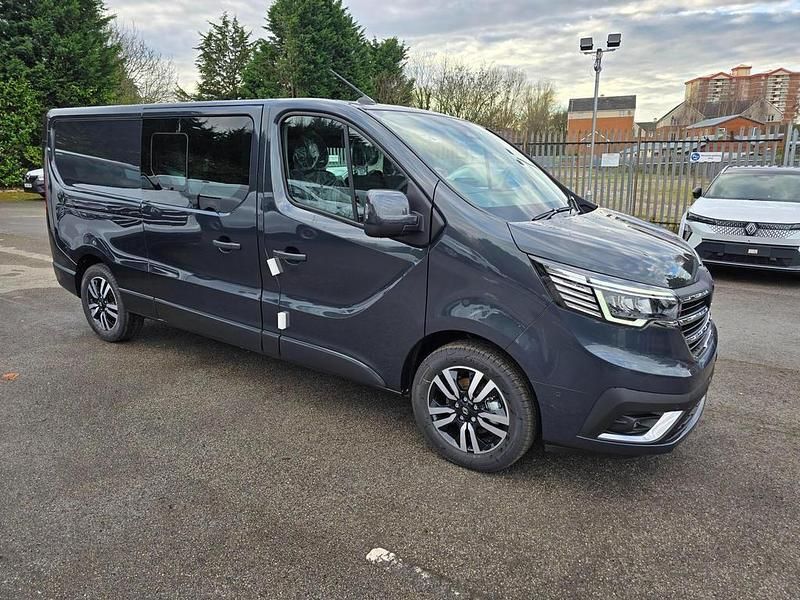 Grey New 2025 Renault Trafic Van | £29,995 - Image 1/4