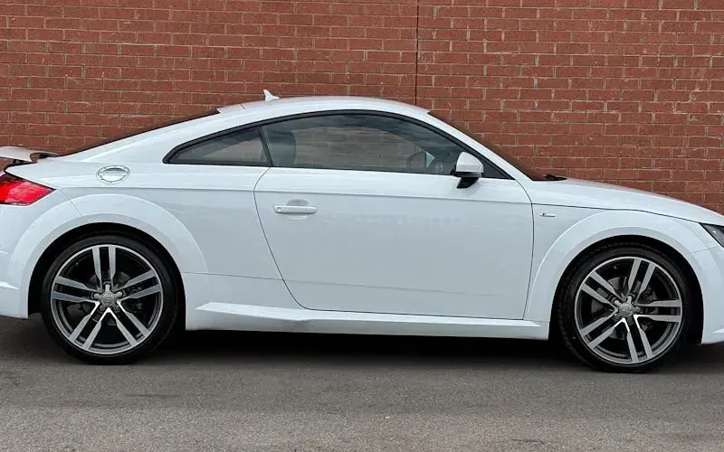 Used Audi TT S-Line 180 HP (132 kW) 2018 White Coupe