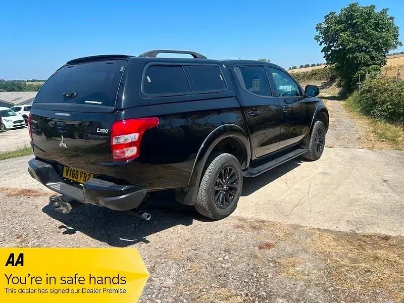 Used Mitsubishi L200 181 HP (133 kW) 2019 Black Pickup