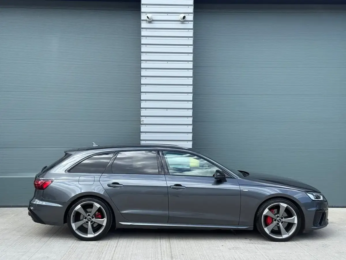 Used Audi A4 Black Edition 190 HP (139 kW) 2020 Grey Estate