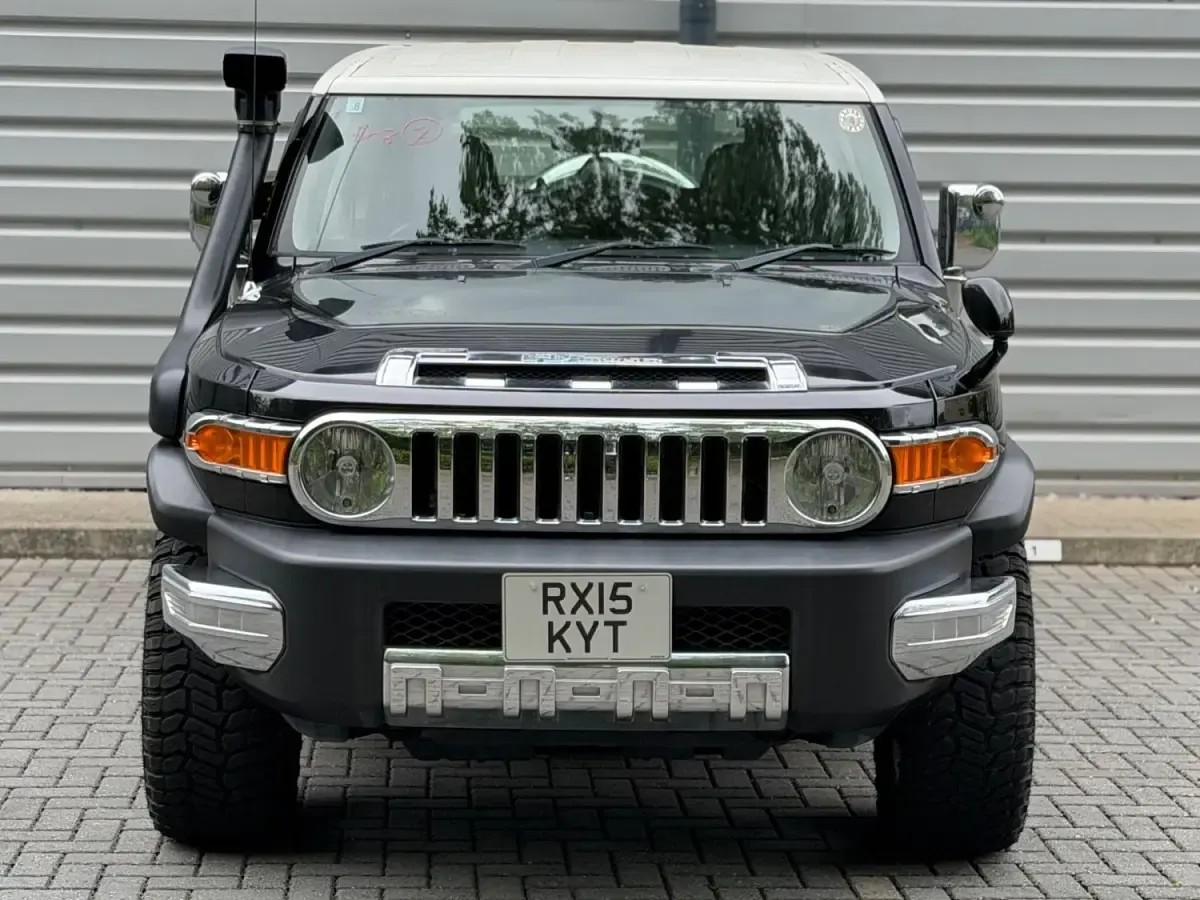 Usado Toyota FJ 2026 Negro