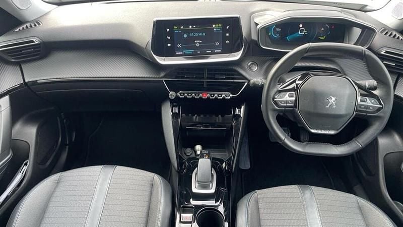 Used Peugeot e-2008 Allure Premium 98 kW (134 HP) 2022 White SUV