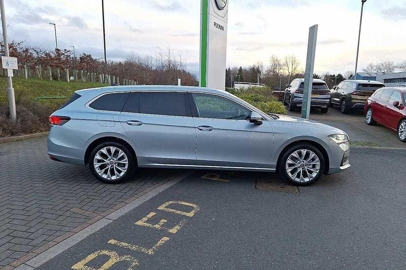 New Skoda Superb SE L 147 HP (108 kW) 2025 Pebble silver metallic Estate