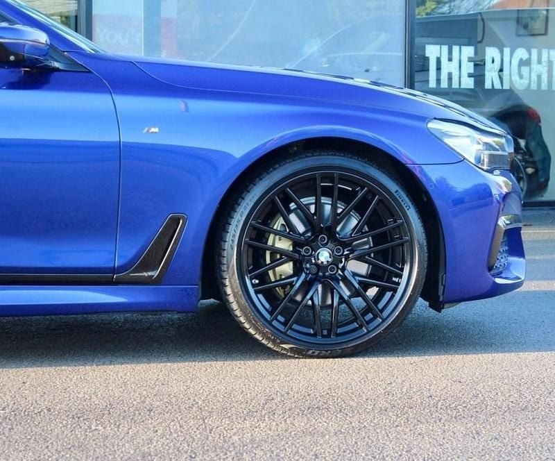 Used BMW 740 M Sport 320 HP (235 kW) 2017 Blue Sedan