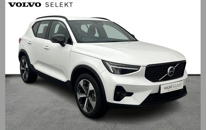Used Volvo XC40 Plus 161 HP (118 kW) 2025 White SUV