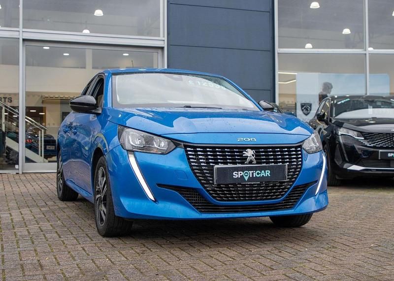 Used Peugeot 208 Allure+ 99 HP (72 kW) 2022 Blue Hatchback