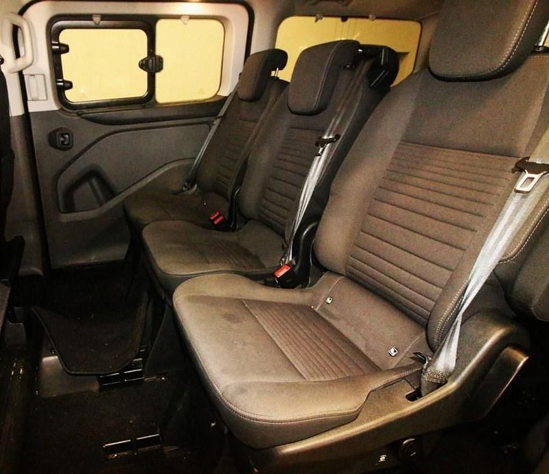 Used Ford Tourneo Titanium 130 HP (95 kW) 2020 Black MPV