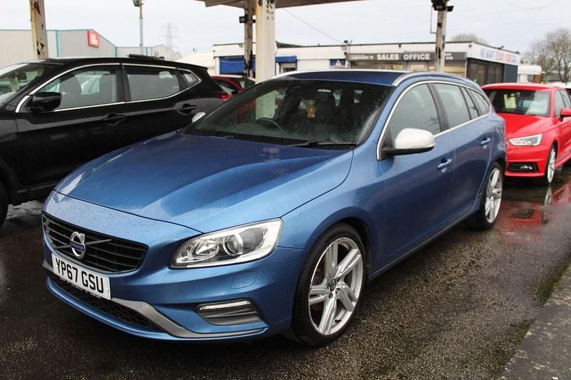 Used Volvo V60 R-Design 190 HP (139 kW) 2017 Blue Estate