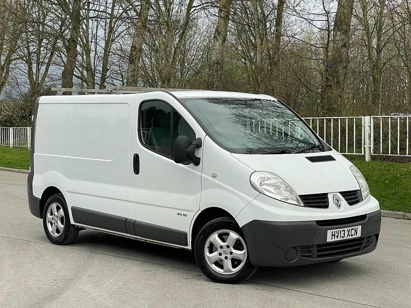 Used Renault Trafic 115 HP (84 kW) 2013 White MPV