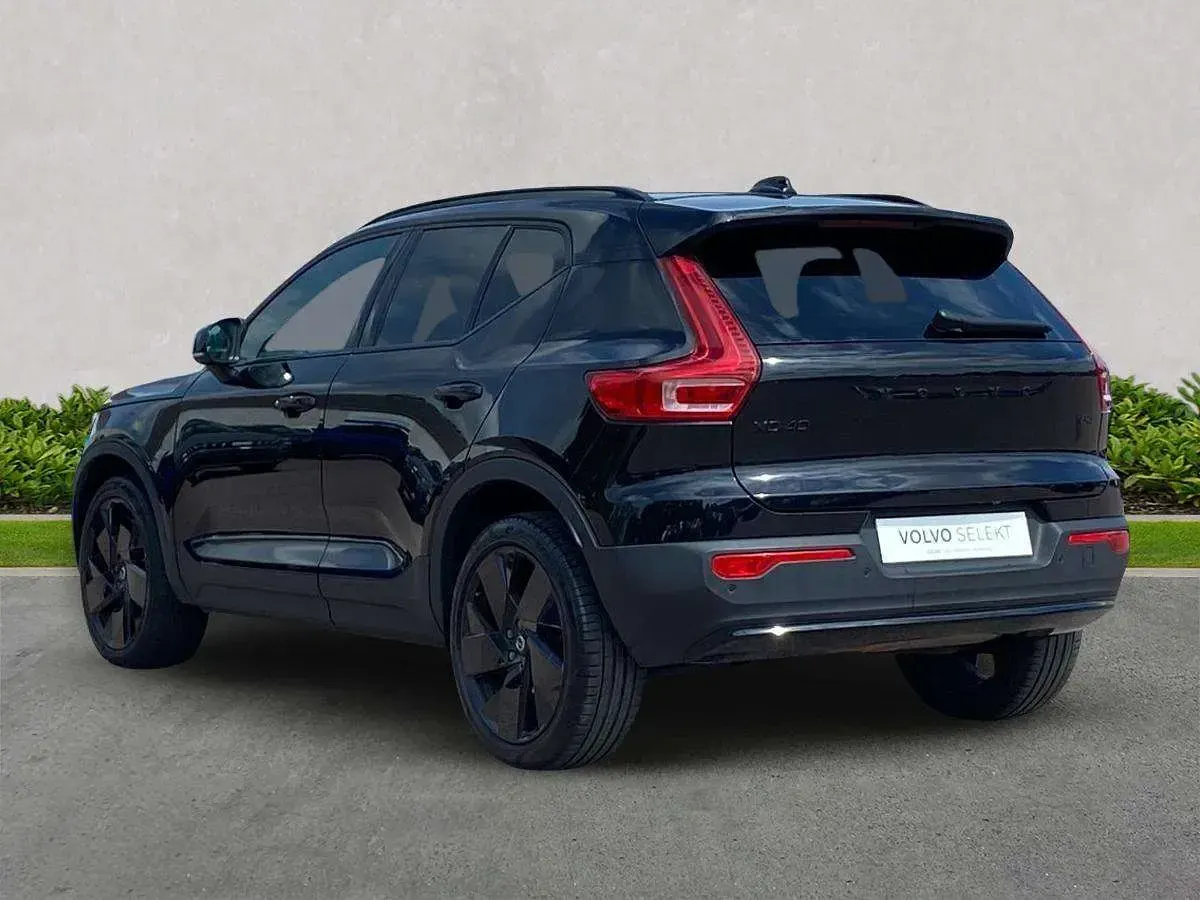 Used Volvo XC40 Plus 194 HP (142 kW) 2025 Black SUV