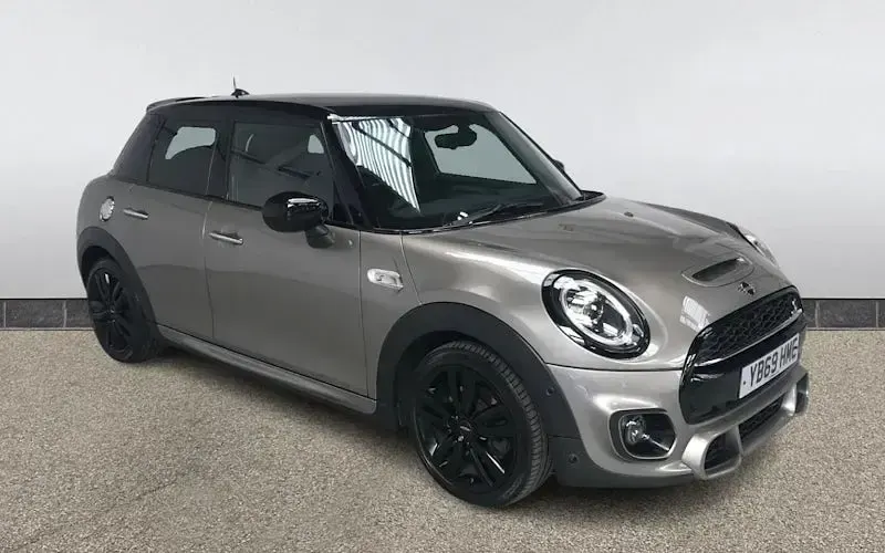 Begagnad Mini Cooper S Hatch 192 HK (141 kW) 2019 Halvkombi