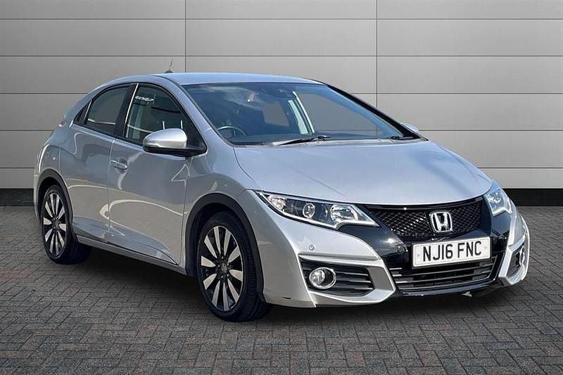 Used Honda Civic SE Plus 100 HP (73 kW) 2016 Silver Hatchback