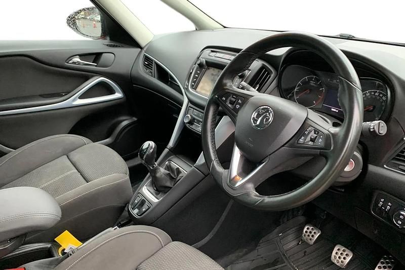 Used Vauxhall Zafira Tourer SRi 2016 Red MPV