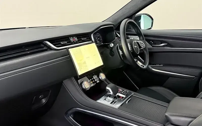 Used Jaguar F-Pace R-Dynamic 404 HP (297 kW) 2021 Silver SUV