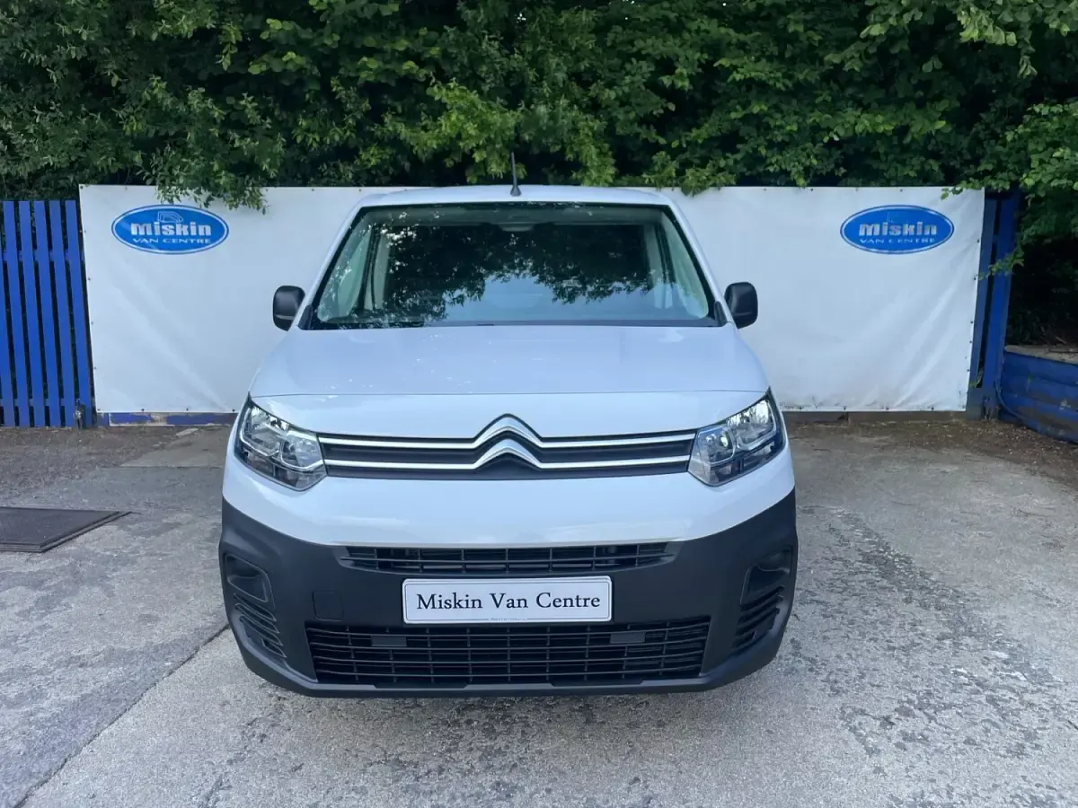 Used Citroën Berlingo 100 HP (73 kW) 2023 White MPV