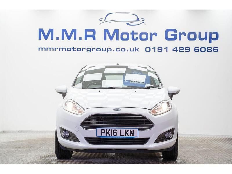 Used Ford Fiesta Zetec 2016 White Hatchback