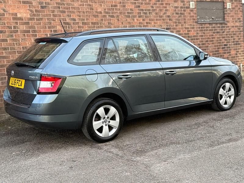 Used Skoda Fabia SE 110 HP (80 kW) 2016 Grey Estate