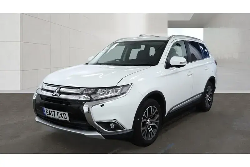Usado Mitsubishi Outlander 147 HP (108 kW) 2017 Branco SUV