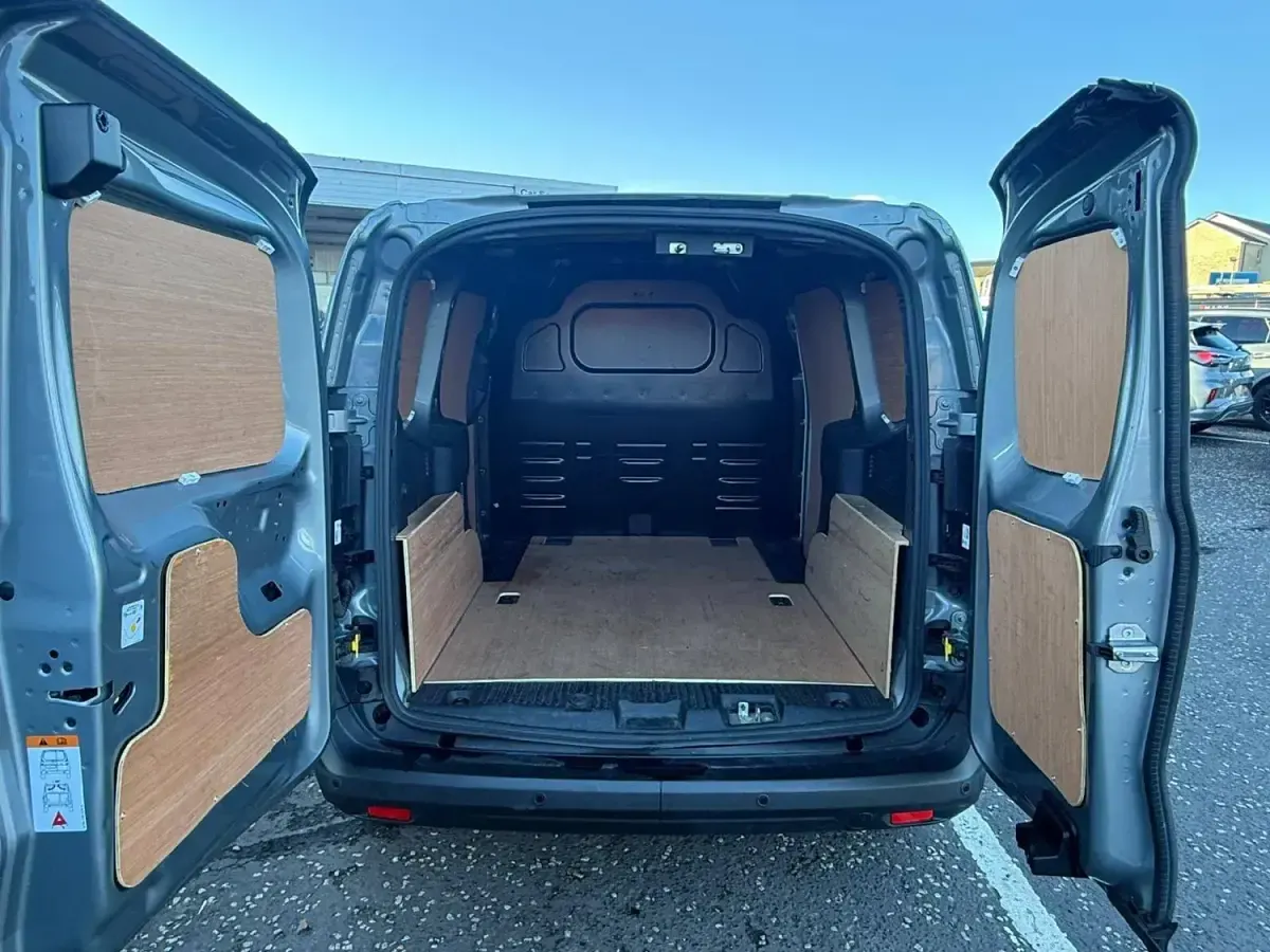 Used Ford Transit Limited 125 HP (91 kW) 2024 Silver Van