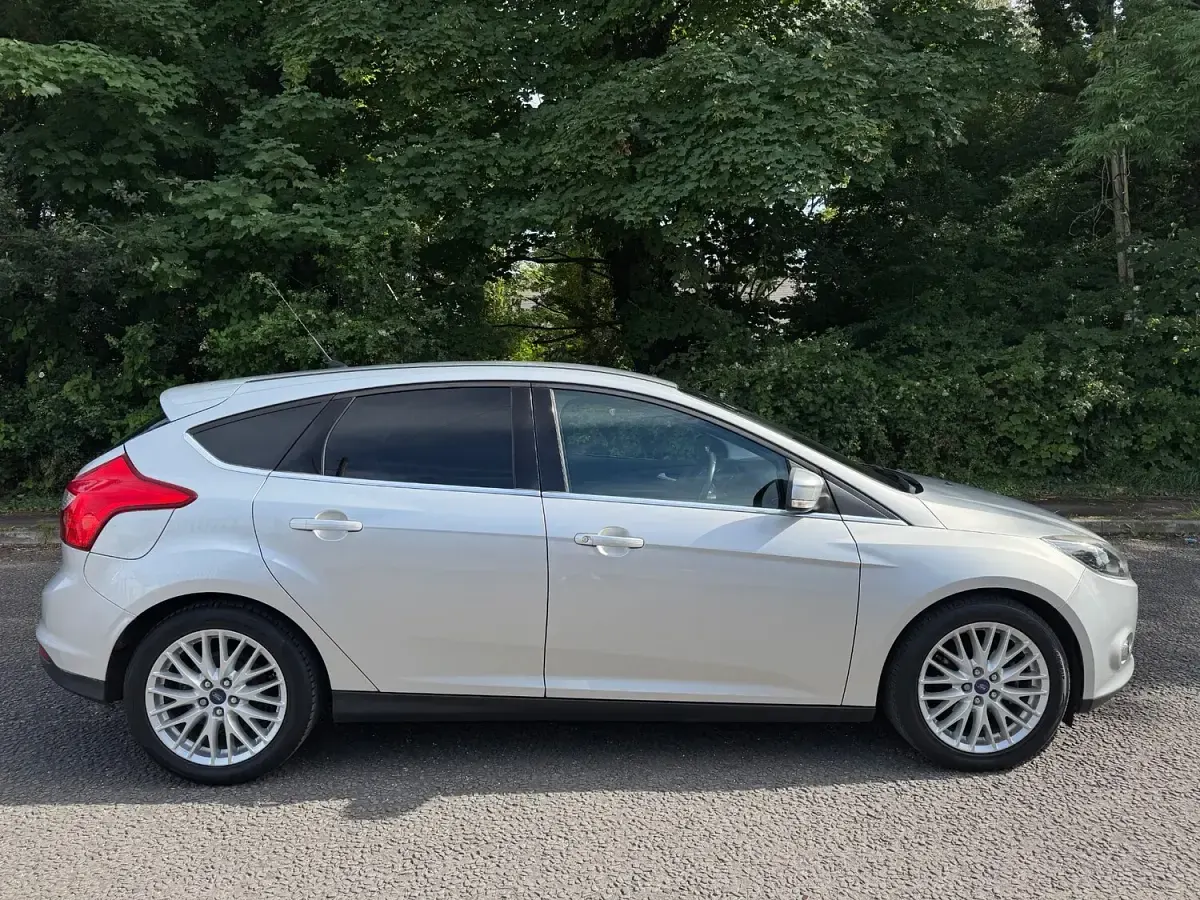 Used Ford Focus Zetec 2014 Silver Hatchback