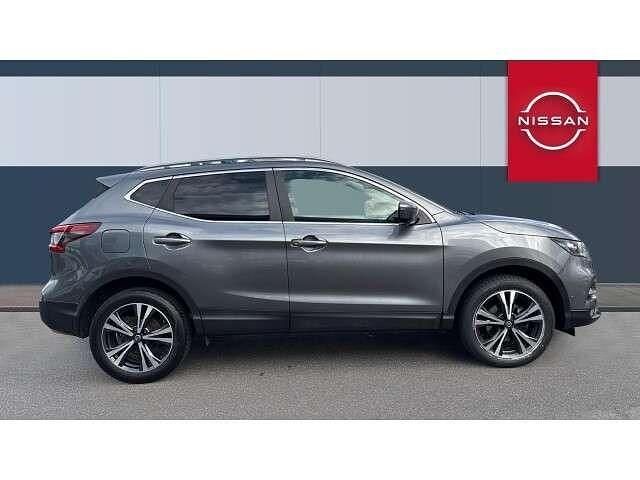 Used Nissan Qashqai N-Connecta 140 HP (102 kW) 2019 Grey SUV