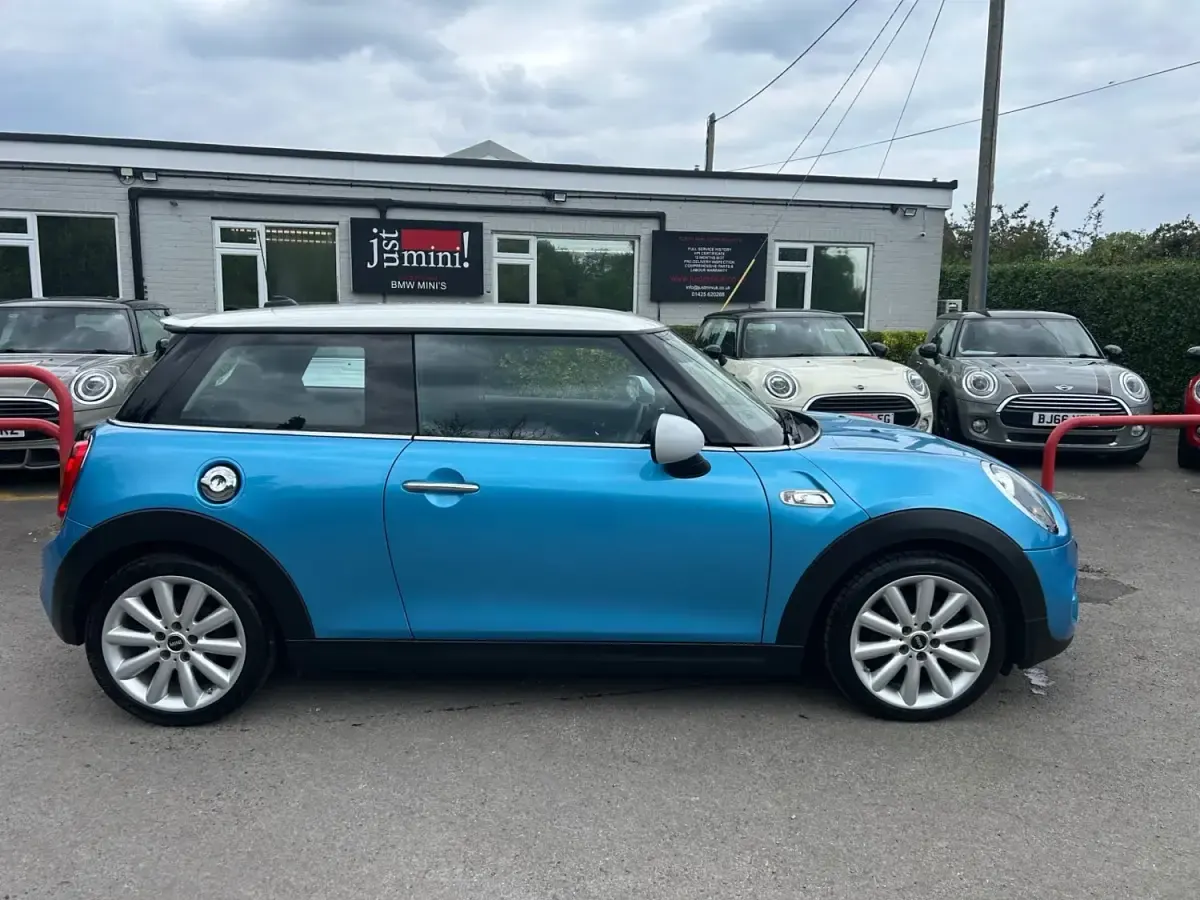 Begagnad Mini Cooper S Hatch 2015 Blå Halvkombi