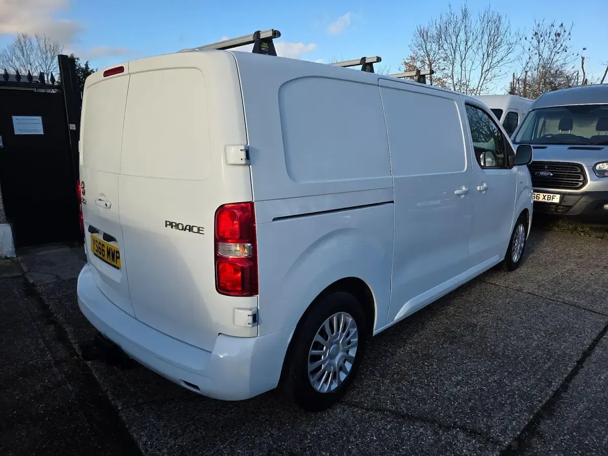 Used Toyota Proace Comfort 115 HP (84 kW) 2017 White MPV