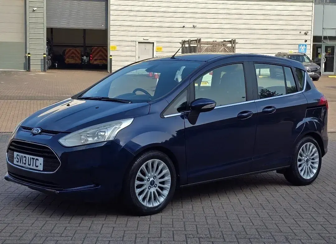 Używany Ford B-MAX Titanium 2013 Niebieski Minivan