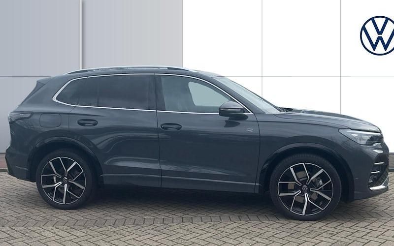 Used VW Tiguan R-line 150 HP (110 kW) 2025 Grey SUV