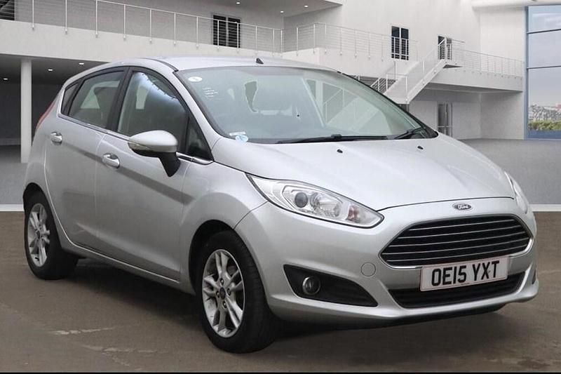 Silver Used 2015 Ford Fiesta Zetec Hatchback | £4,250 (Fair price) - Image 1/1