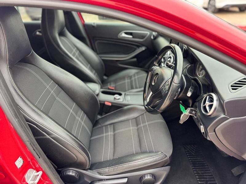 Used Mercedes A200 136 HP (100 kW) 2014 Red Hatchback