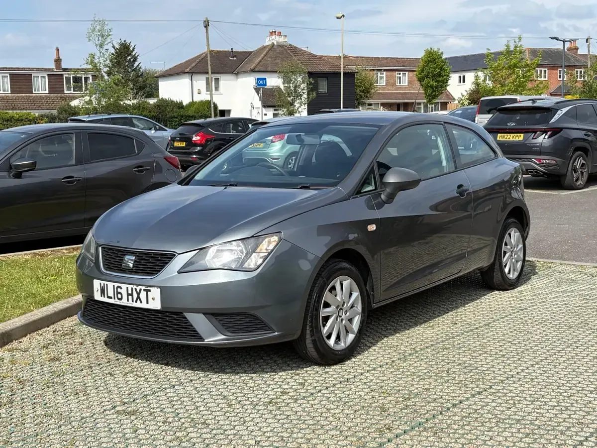 Używany Seat Ibiza SOL 75 KM (55 kW) 2016 Szary Hatchback