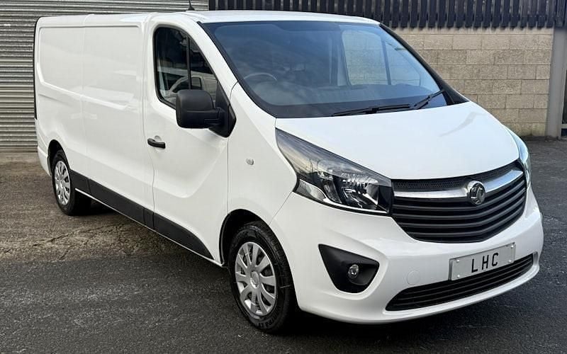 White Used 2018 Vauxhall Vivaro Sportive MPV | £9,490 (Super price) - Image 1/4