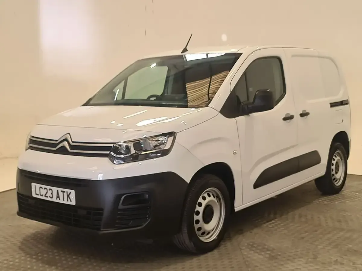 Used Citroën Berlingo 100 HP (73 kW) 2023 White MPV
