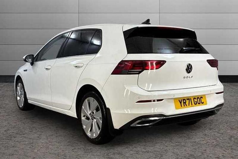 Used VW Golf VII Style 150 HP (110 kW) 2021 White Hatchback