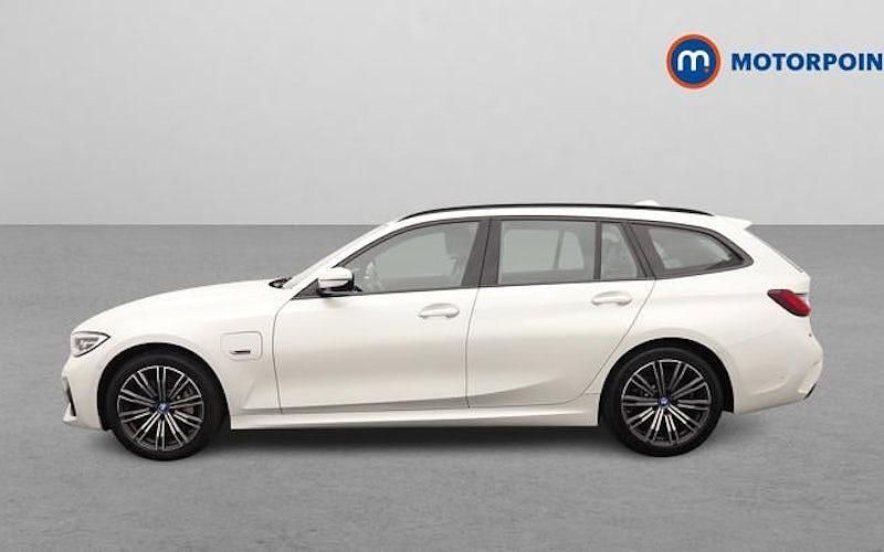 Used BMW 330e M Sport 292 HP (214 kW) 2021 White Estate