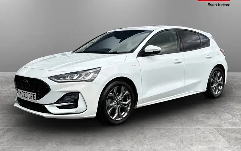 Used Ford Focus ST-Line 125 HP (91 kW) 2023 White Hatchback