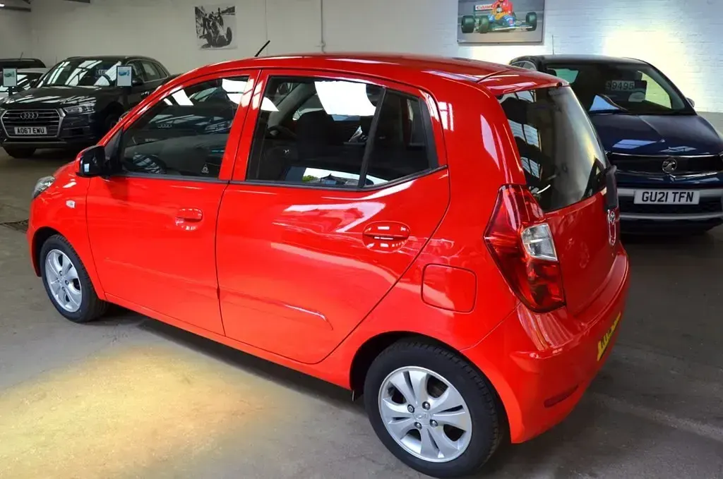 Usado Hyundai i10 Active 85 HP (62 kW) 2012 Vermelho Citadino
