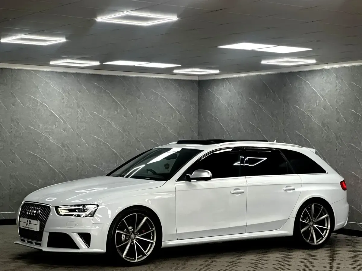 Used Audi RS4 Comfort 450 HP (330 kW) 2013 Suzuka grey Estate