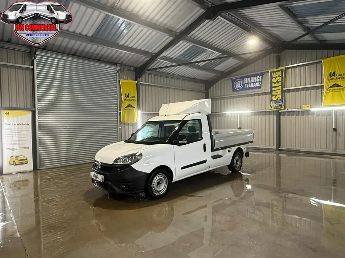 Used Fiat Doblò 105 HP (77 kW) 2021 White MPV