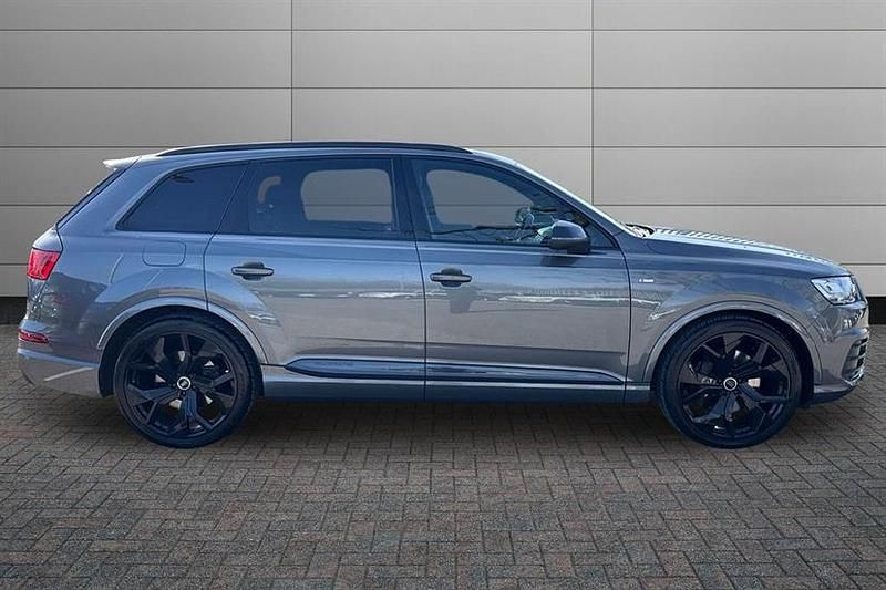 Used Audi Q7 Black Edition 286 HP (210 kW) 2019 Grey SUV