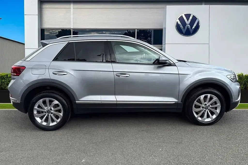Used VW T-Roc Style 150 HP (110 kW) 2025 Silver SUV
