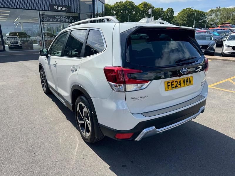 Used Subaru Forester Premium 148 HP (108 kW) 2024 White SUV